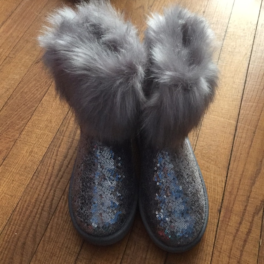 Grey sparkle knock off uggs